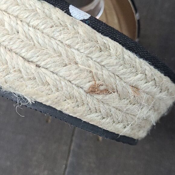 NWOT Platform sandals - Picture 5 of 5